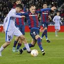 Barcelona remonta para vencer agónicamente 3-2 a Levante
