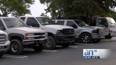 11 personas arrestadas, varios vehículos decomisados y decenas de tarjetas falsas