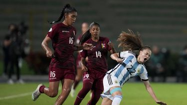 Argentina gana 1-0 a Venezuela y es segunda del Grupo B