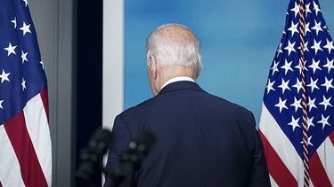 biden no se atreve a responder preguntas por segunda vez en una semana luego de una serie de malas noticias sobre la economia