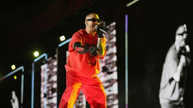 El cantante colombiano J Balvin se presenta durante el festival de música Coca-Cola Flow Fest en la Ciudad de México, el domingo 23 de noviembre de 2025. (Foto AP/Ginnette Riquelme)