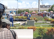 autoridades extraen un cadaver de una cisterna en un parque del oriente cubano