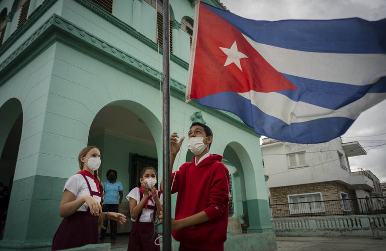 Científicos cubanos dicen que reformulan vacuna para ómicron