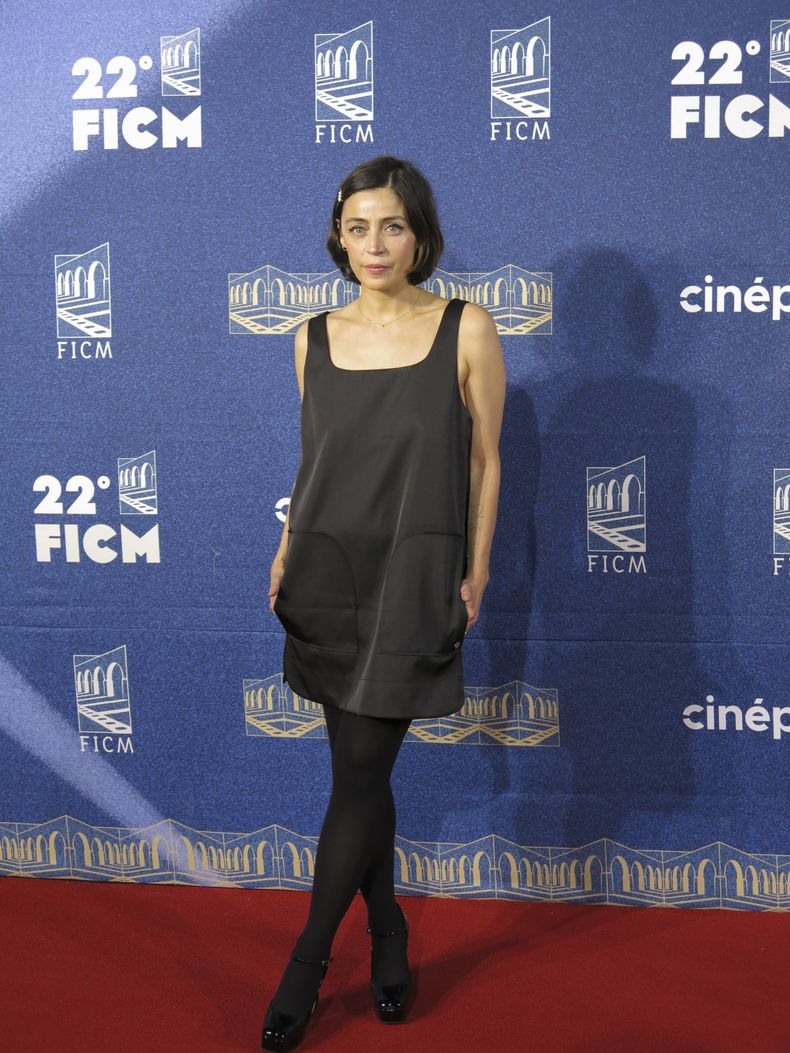La actriz Ilse Salas llega a la alfombra roja de la película Emilia Pérez en el Festival de Cine de Morelia, el viernes 18 de octubre de 2024, en Morelia, México. Salas actúa en la película Pedro Páramo que se estrena el 6 de noviembre en Netflix. (Foto AP/Berenice Bautista)