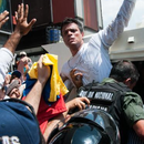 Leopoldo López se entregó a la policía de Maduro