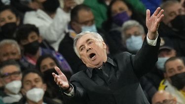 Ancelotti no dirigiría al Madrid ante Chelsea por COVID