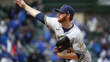 Woodruff domina a los Cachorros en triunfo de Cerveceros
