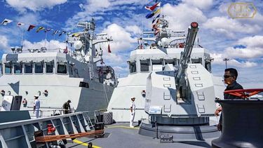 ARCHIVO – En esta foto, publicada en la página oficial de Facebook de la Base Naval de Ream, aparecen elementos de la Marina camboyana en un bote patrulla en la Base Naval de Ream en Sihanoukville, en el suroeste de Phnom Penh, Camboya, el domingo 3 de diciembre de 2023. (Página de Facebook de la Base Naval de Ream vía AP, Archivo)