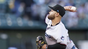 lopez guia a marlins a victoria sobre atleticos