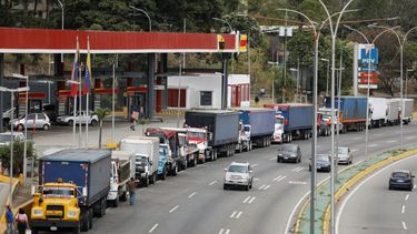 transportistas de materia prima y alimentos vaticinan paralizacion en venezuela por falta de gasoil