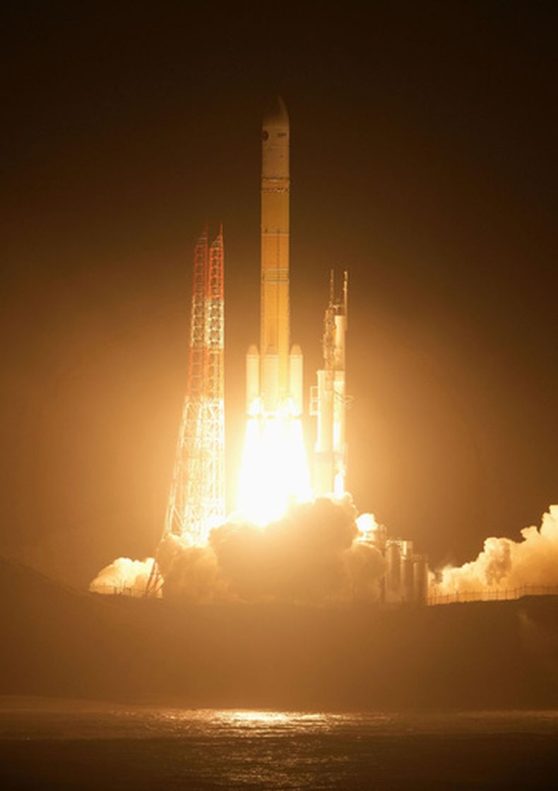 Un cohete H3 despega del Centro Espacial de Tanegashima, en la prefectura de Kagoshima, al sur de Japón, el martes 20 de octubre de 2026. (Naoki Hiraoka/Kyodo News vía AP)