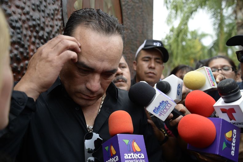 ESP-MUS_JOAN_SEBASTIAN-FUNERAL-0.jpg