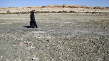 Por crisis de agua en Irak, se seca su 2do lago más grande