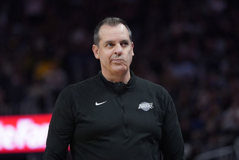 DEP-BAS LAKERS-VOGEL DESPIDO