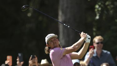En foto del 9 de julio del 2023, Cameron Smith participa en el tercer día de la Liga LIV Golf en el Centurion Club, en Hertfordshire Inglaterra. (George Tewkesbury/PA via AP)