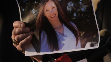 americateve | Continua en coma la joven víctima del tiroteo en la escuela secundaria en Colorado