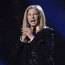 ARCHIVO - La cantante Barbra Streisand se presenta en Nueva York el 11 de octubre de 2012. (Foto Evan Agostini/Invision/AP, File)