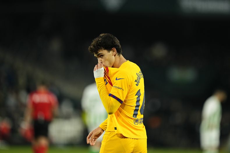 Joao Félix del Barcelona tras marcar un gol ante Betis en la Liga española, el domingo 21 de enero de 2024. (AP Foto/José Bretón)