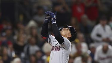 González y Giménez jonronean y Guardianes vencen a Padres