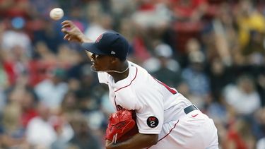 Bello logra 1er triunfo en las mayores; Boston se impone