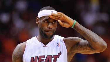 LeBron James traiciona a Miami