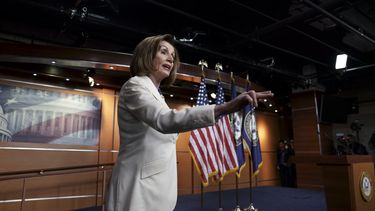 Pelosi reprende a periodista: “No te metas conmigo”
