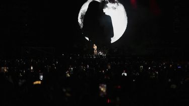 La cantante estadounidense Olivia Rodrigo se presenta durante su gira mundial Guts en la Ciudad de México, el miércoles 2 de abril de 2025. (Foto AP/Eduardo Verdugo)