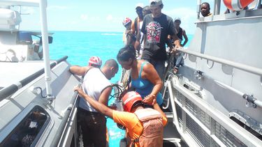 rescatan a 12 cubanos en aguas de quintana roo en mexico