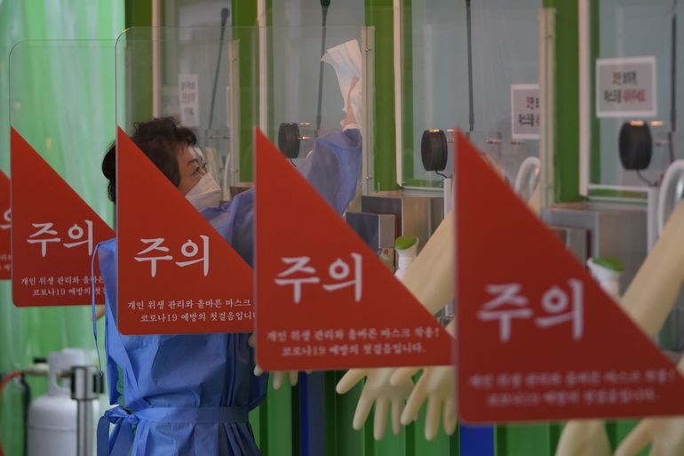 Corea del Sur: récord de 8.000 nuevos casos antes de feriado