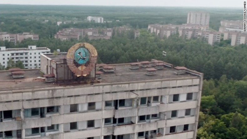 (CNN Español) - Veintiocho años después del accidente nuclear más grave de la historia, Chernóbil es un territorio desolado.