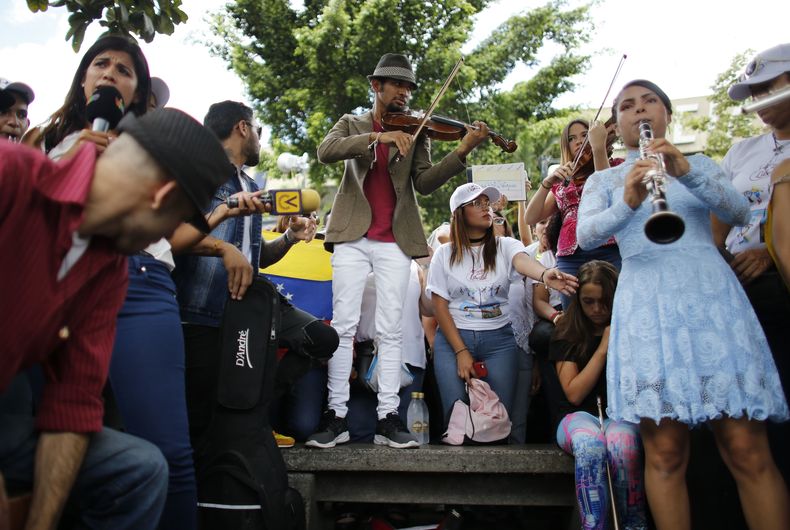 AMS-GEN_VENEZUELA-CRISIS_POLITICA-VIOLINISTA-2.jpg