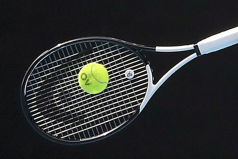 ARCHIVO - Foto del 11 de enero del 2022, en acción durante el Abierto de Australia en Melbourne Park. (Kelly Defina/Pool Photo via AP, Archivo)