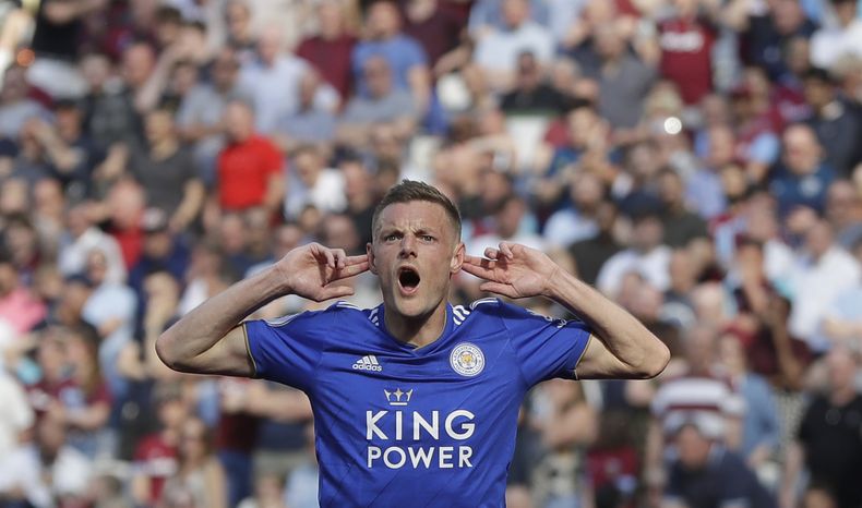 ARCHIVO - Jamie Vardy de Leicester celebrat tras anotar un gol ante West Ham en la Liga Premier, el 20 de abril de 2019, en Londres. (AP Foto/Kirsty Wigglesworth)