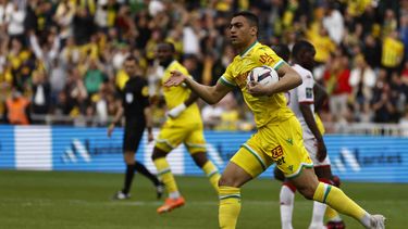 ARCHIVO - Mostafa Mohamed de Nantes tras marcar un gol ante Mónaco, el domingo 9 de abril de 2023, en Nantes. (AP Foto/Jeremías González)