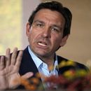 El candidato presidencial republicano, el gobernador de Florida, Ron DeSantis, habla durante el Foro Familiar de Acción de Gracias de Líderes de la Familia, el 17 de noviembre de 2023, en Des Moines, Iowa. (Foto AP/Charlie Neibergall)
