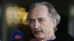 En esta imagen de archivo, el enviado especial de Naciones Unidas para Siria, Geir Pedersen, habla con reporteros en Damasco, Siria, el 13 de febrero de 2023. (AP Foto/Omar Sanadiki, archivo)
