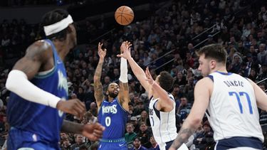 Wolves cortan racha y cobran venganza ante Mavericks