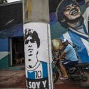Fiscales piden juicio contra médicos de Maradona por muerte