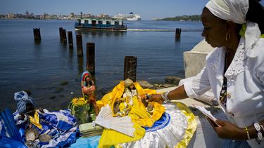 proliferan las tiendas de articulos religiosos en cuba