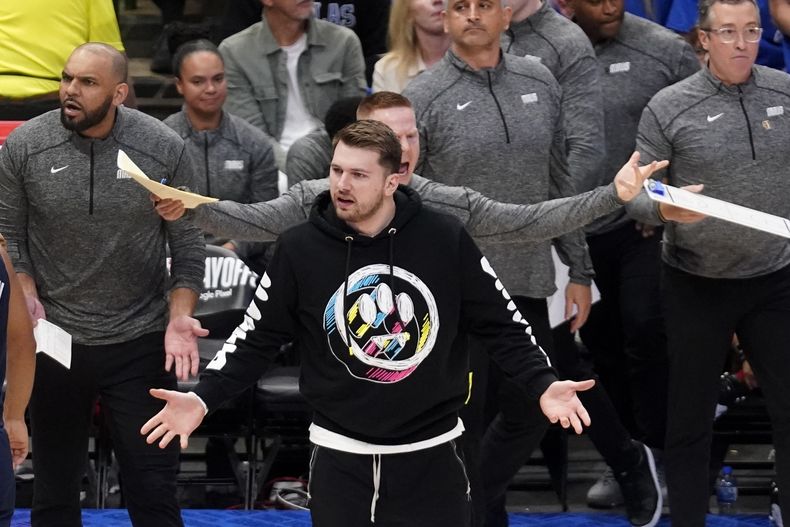 DEP-BAS MAVERICKS-DONCIC