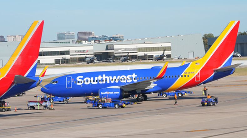 Un avión de Southwest Airlines en el aeropuerto Dallas Love Field el 11 de noviembre del 2025. (AP foto/LM Otero)