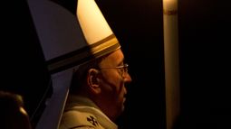 el papa encabeza la vigilia de pascua el papa encabeza la vigilia de pascua