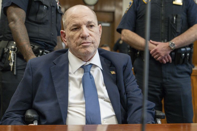 Harvey Weinstein comparece ante el Tribunal Penal de Manhattan el miércoles 29 de mayo de 2024 en Nueva York. Weinstein enfrenta un nuevo juicio por cargos de violación después de que se anulara su condena de 2020. El juicio comenzaría a finales de año. (Steven Hirsch/New York Post via AP, Pool)