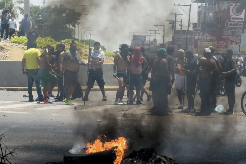 Protestas en Santa Cruz (REUTERS/Andrea Martinez)