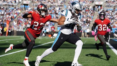 Panthers, ya sin McCaffrey, sorprenden a Brady y Buccaneers