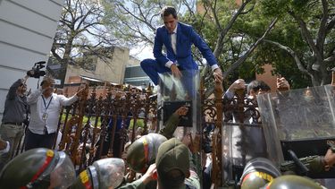Líder opositor Guaidó recupera terreno en Venezuela