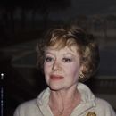 ARCHIVO - Se muestra a la actriz Glynis Johns, el 11 de septiembre de 1982. Johns, una estrella de cine y teatro ganadora del premio Tony que interpretó a la madre de película clásica Mary Poppins y presentó al mundo la canción Send in the Clowns de Stephen Sondheim, falleció el jueves 4 de enero de 2024. Tenía 100 años. (Foto AP/Carlos Rene Perez)