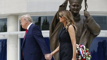 Trump empuña la bandera de la religión para animar a su base