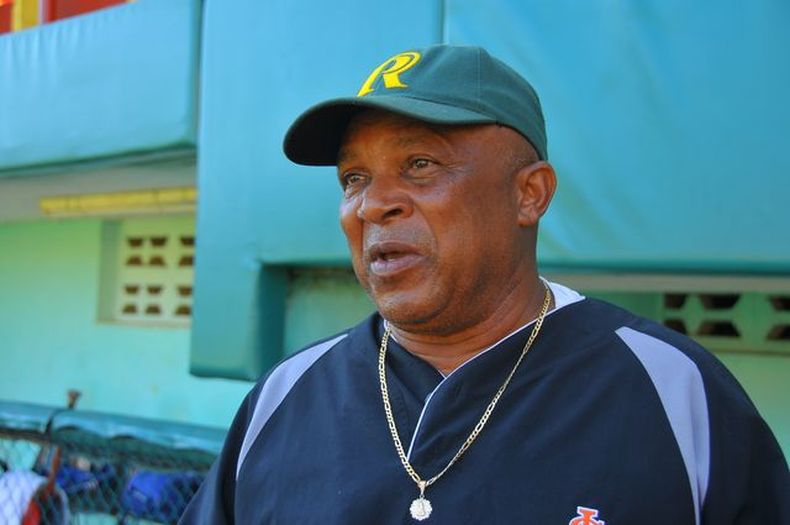 También sancionan al comisionado de béisbol de esa provincia. 'Las medidas se corresponden con la actitud antideportiva de la selección de Pinar del Río'.