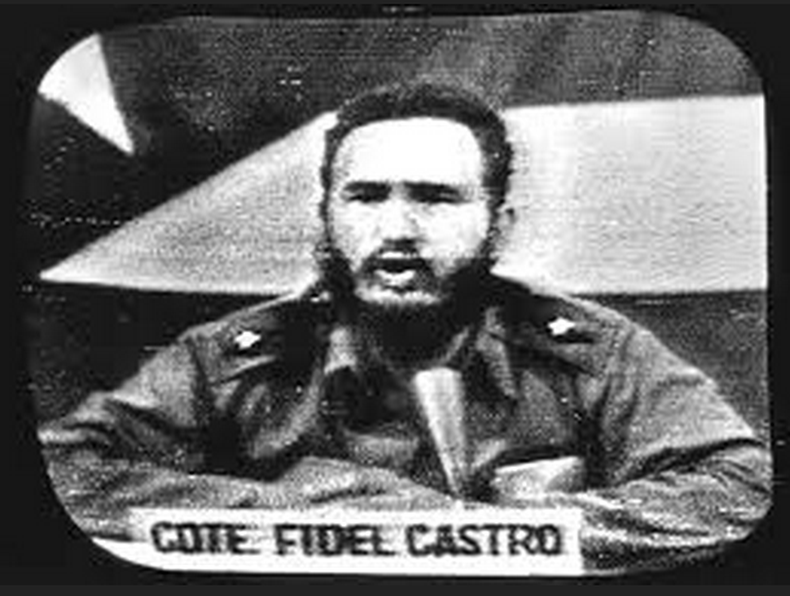 Mientras el mundo avanzaba en colores, la vida y los sueños de varias generaciones de cubanos transcurrieron frente a una pantalla en blanco y negro.